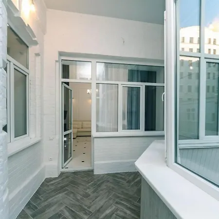 Апартаменти Luxury Beatiful On Pyshkinska Street