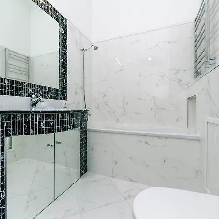 Luxury Beatiful On Pyshkinska Street * Київ