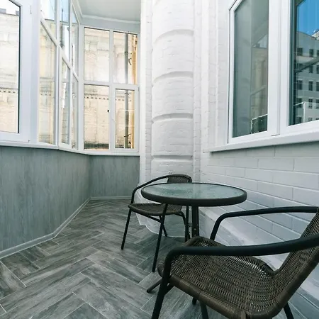 Luxury Beatiful On Pyshkinska Street *